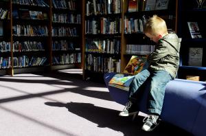 Az olvasás ösztönzése - A szülő és a gyermek közös olvasása megerősíti a köztük lévő szeretetköteléket
